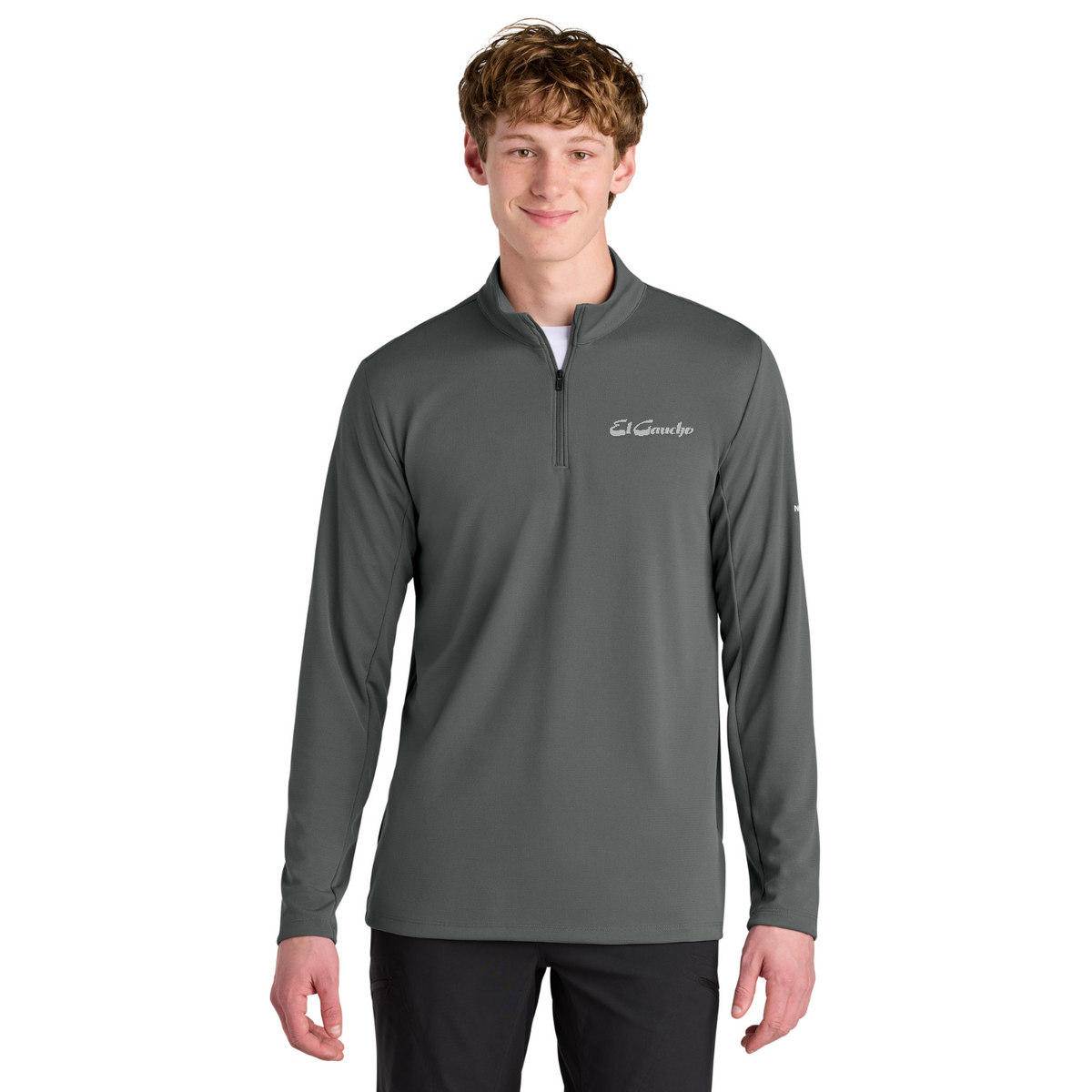 The North Face Ambition 1/4-Zip Embroidered - El Gaucho — model